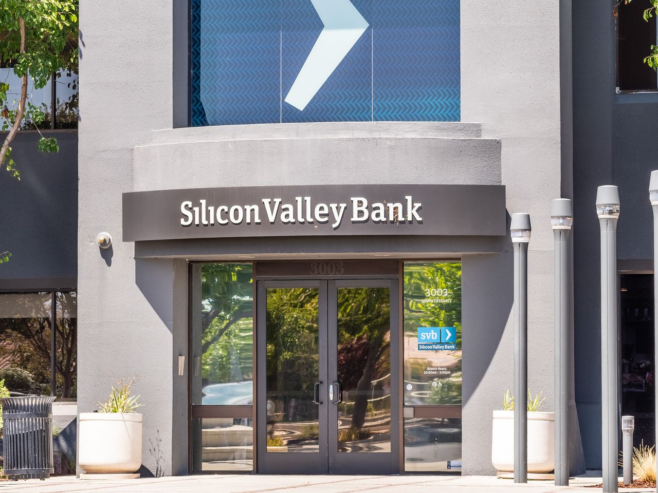 Silicon Valley Bank Stock news utoptrends.com